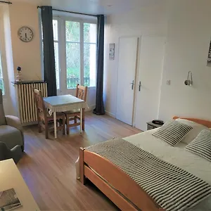 Appartement Joli Calme Parking Proche Thermes Et Centre, Aix-les-Bains